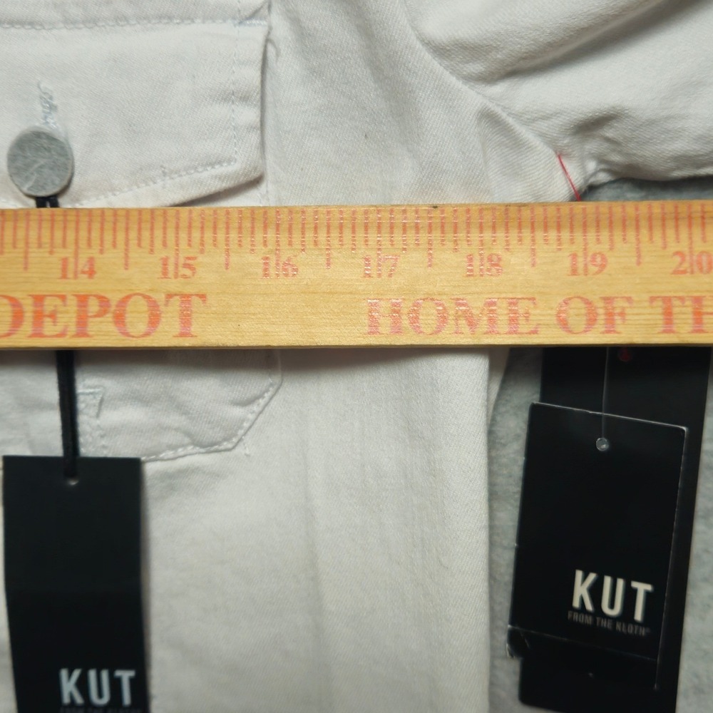 KUT From The Kloth Optic White Denim Jacket Womens Medium Raw Hem Buttons NEW ** - Picture 7 of 11